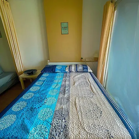 A Perte De Vue Linge De Maison Fournie *